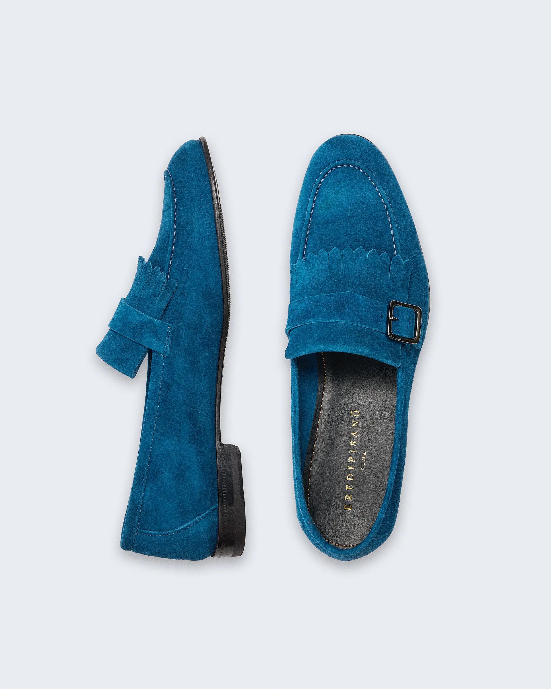 Moccasin with fringe and jeans buckle in light suede