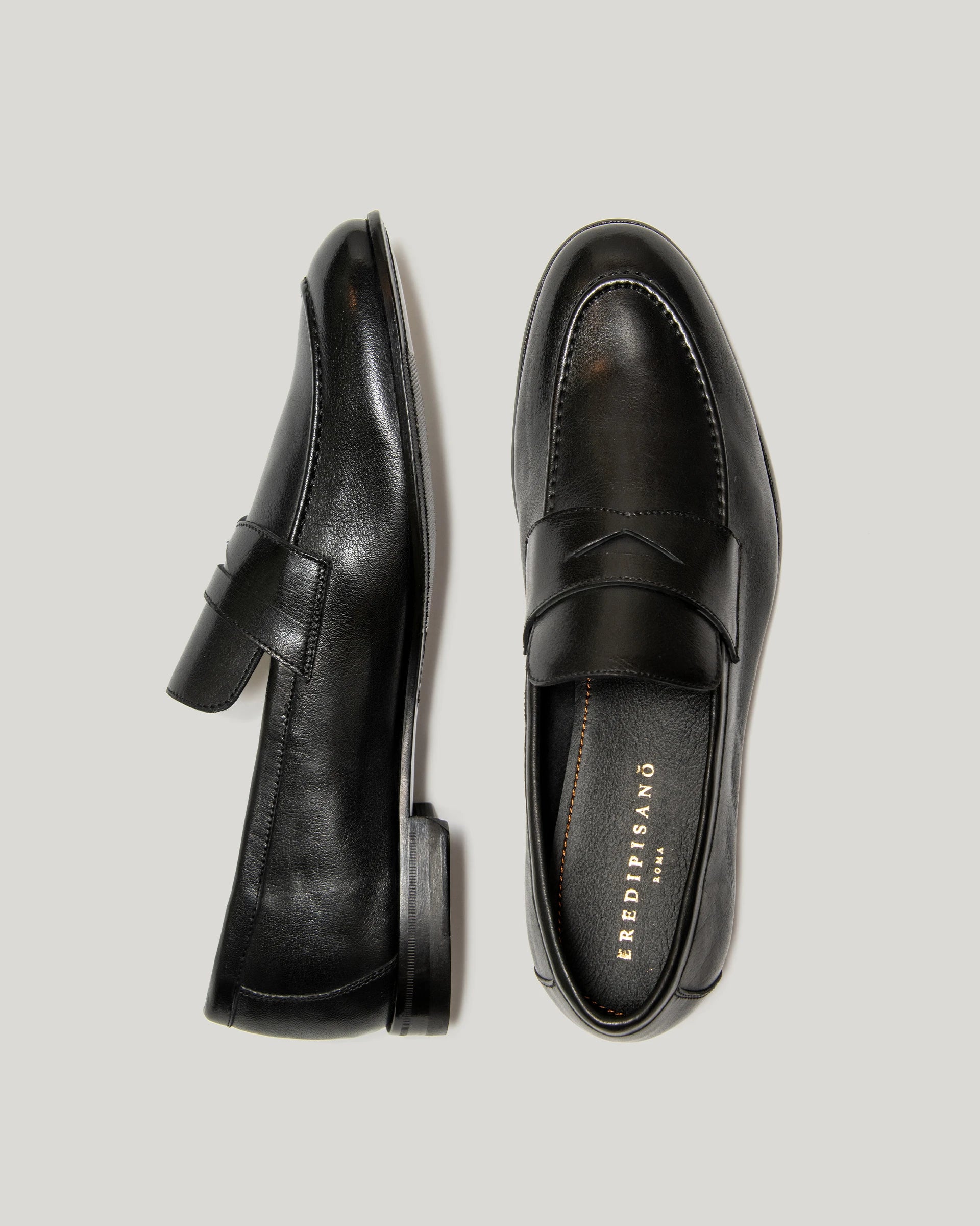 Black moccasin in antique calfskin