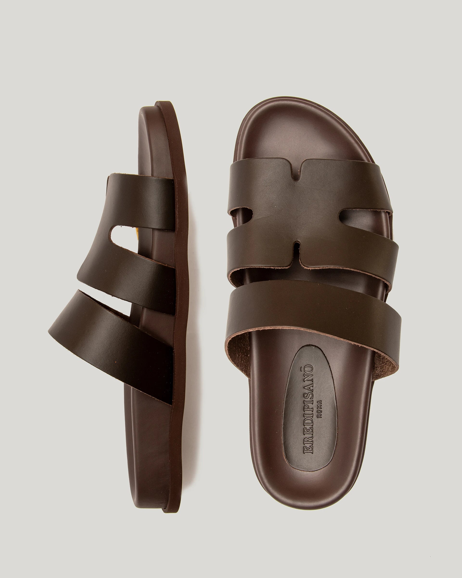 Brown leather sandal with crossed straps