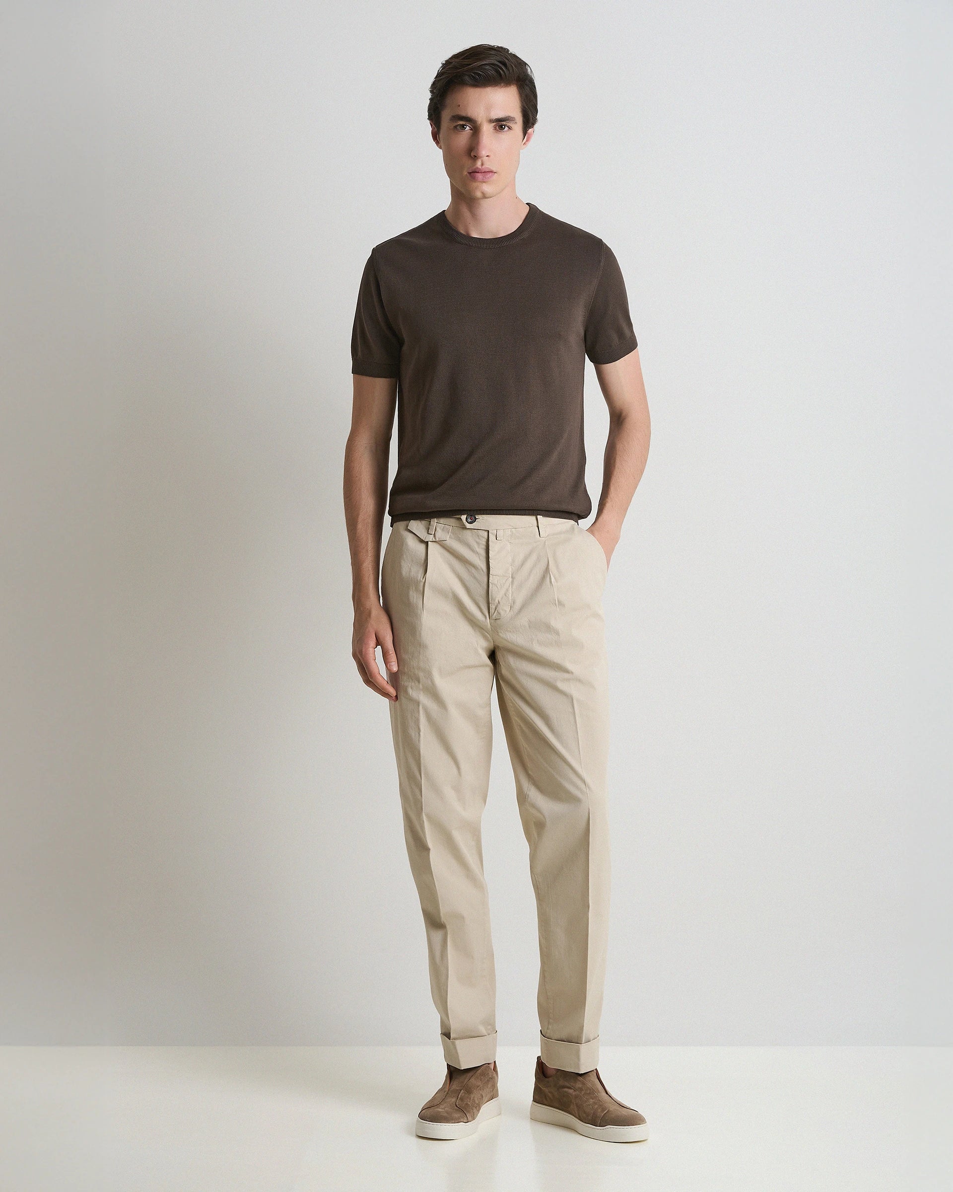 Beige Cotton Stretch carrot Pants with pleats and button fastening