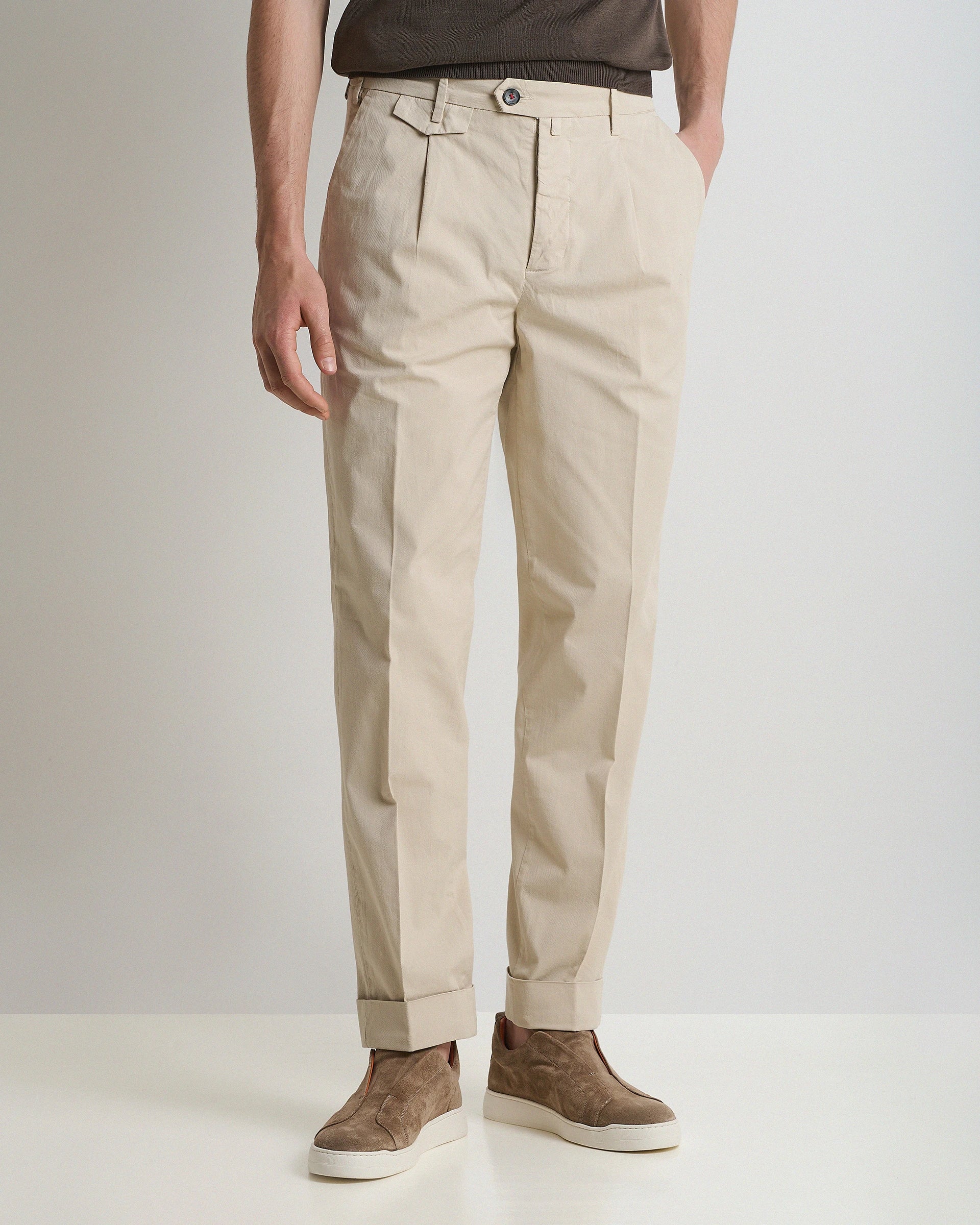 Beige Cotton Stretch carrot Pants with pleats and button fastening